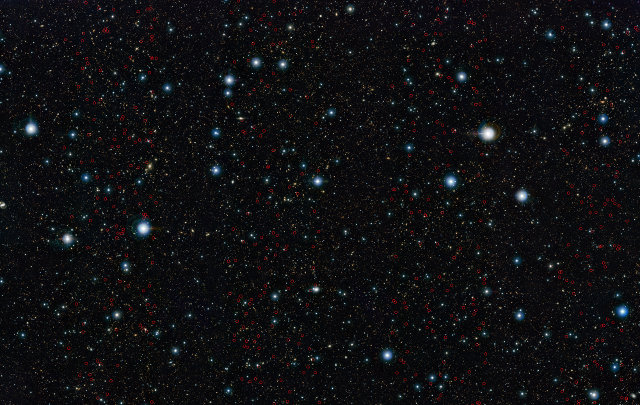 The early massive galaxies just discovered marked in red circles (Image ESO/UltraVISTA team. Acknowledgement: TERAPIX/CNRS/INSU/CASU)