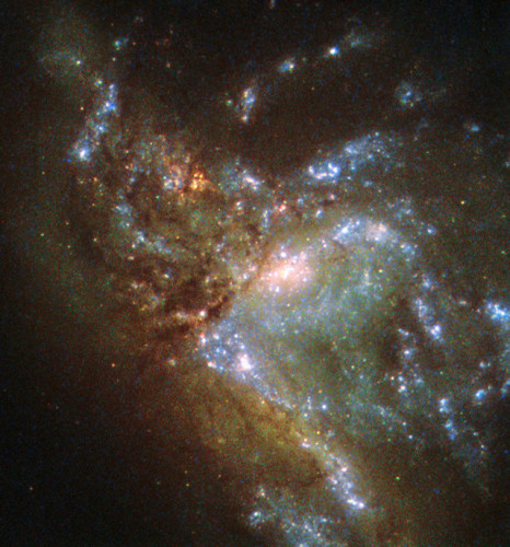 The galaxy NGC 6052 photographed by the Hubble Space Telescope (Image ESA/Hubble & NASA, Acknowledgement: Judy Schmidt)