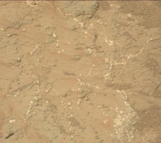 Some mineral veins in Gale Crater (Photo NASA/JPL-Caltech/MSSS)
