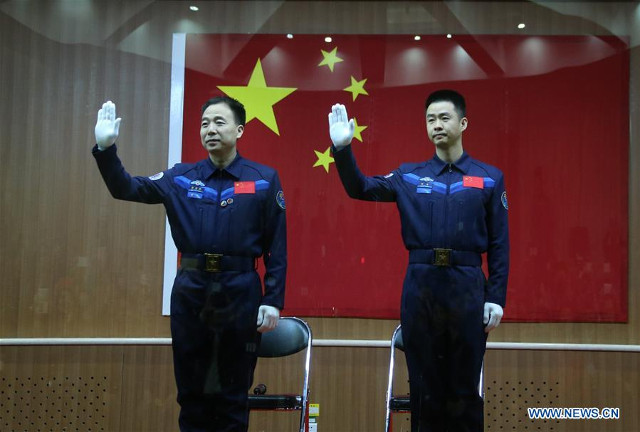 The taikonauts Jing Haipeng and Chen Dong (Photo courtesy Xinhua)