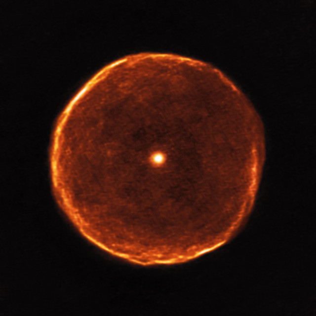 The star U Antliae with its gas bubble (Image ALMA (ESO/NAOJ/NRAO)/F. Kerschbaum)