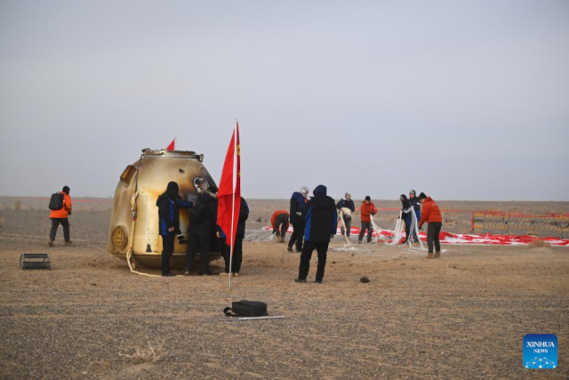 The Shenzhou 20 spacecraft's capsule after landing (Photo courtesy Xinhua/Li Zhipeng)