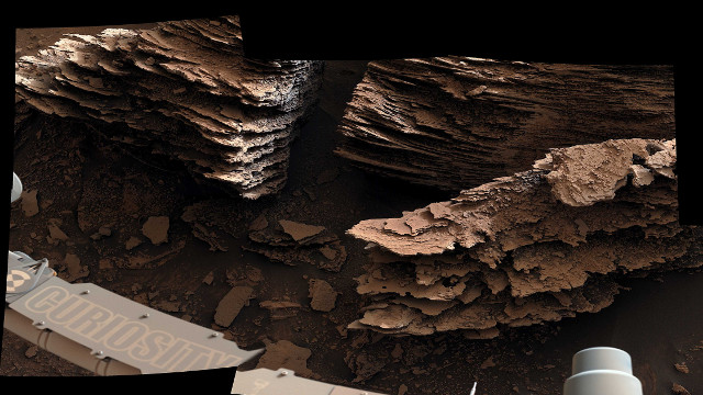 Details of layered rocks (Image NASA/JPL-Caltech/MSSS)