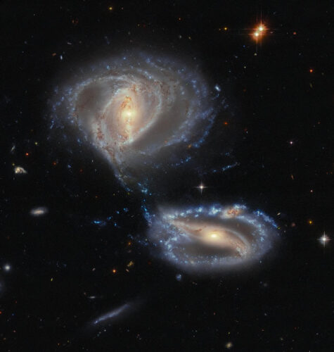 Arp-Madore 2339-661 (Image ESA/Hubble & NASA, J. Dalcanton, Dark Energy Survey/DOE/FNAL/NOIRLab/NSF/AURA Acknowledgement: L. Shatz)