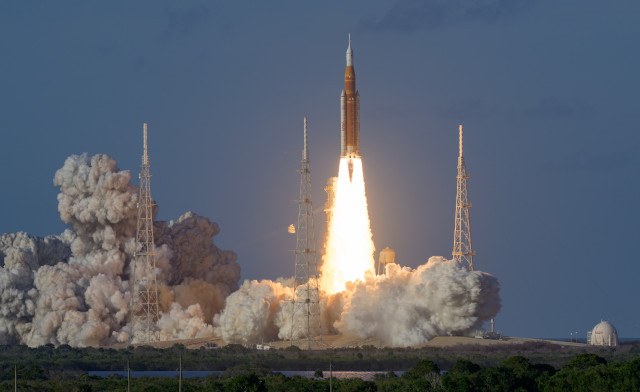 The Space Launch System lifts off with the Orion Integrity spacecraft (NASA Photo/Bill Ingalls)