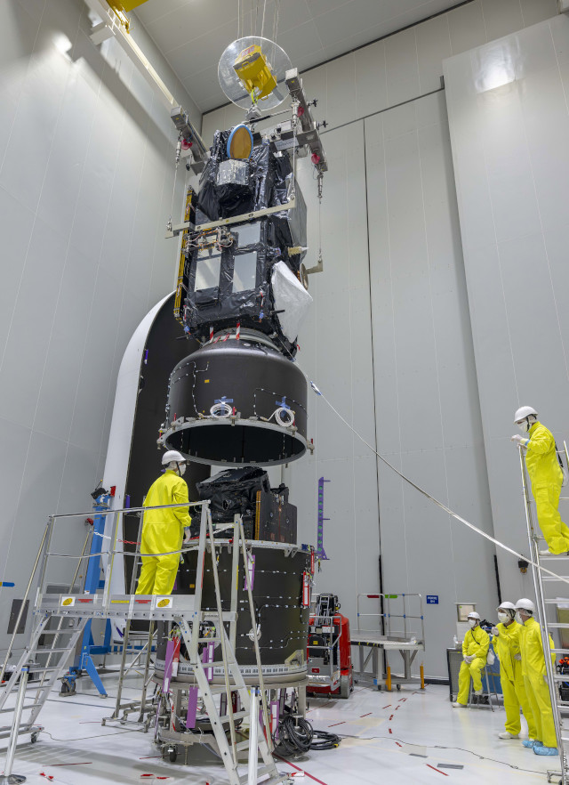 The Sentinel-3C and FLEX satellites encapsulated in the Vespa adapter of the Vega-C launch vehicle (Photo: ESA-CNES-AVIO/Optique vidéo du CSG–S. Martin. ESA Standard Licence)