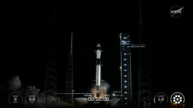 The Dragon 2 spacecraft blasting off atop a Falcon 9 rocke to start its CRS-35 mission (Image NASA+)